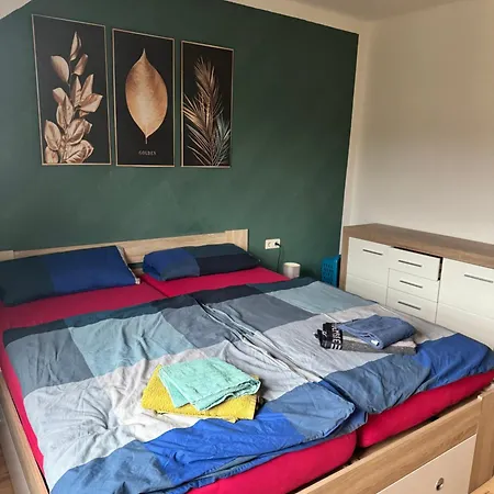 Schoene In Einer Ruhiger Umgebung 아파트 *