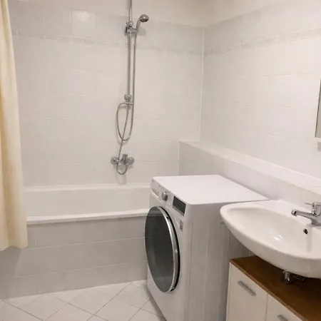 Schoene In Einer Ruhiger Umgebung *